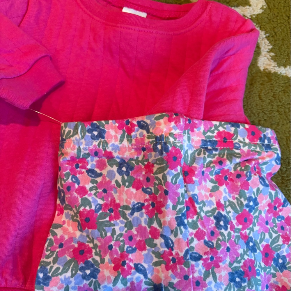 NWT Carter’s Fuchsia Top & Matching Floral Leggings Set Size 6M - Picture 4 of 4